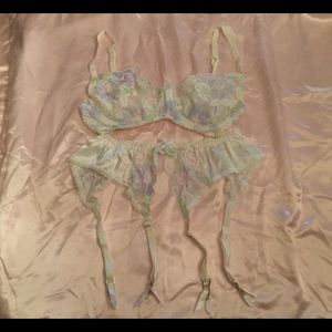 Vintage Frederick’s of Hollywood Bra & Garter Set